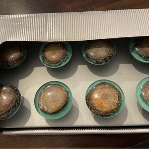 Set of 8 drawer pulls. Beautiful look of sea glass and wood.